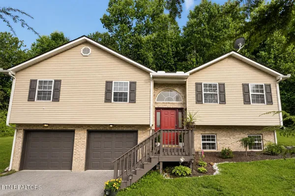 $369,000 | 105 Cedar Circle, Jacksboro, TN 37757