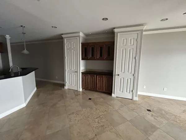 $1,895 | 7039 Kingston Cove Lane, Unit 303, Willis, TX 77318