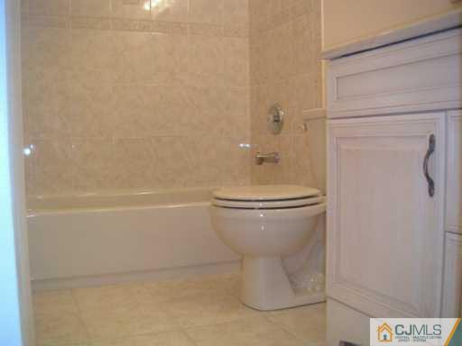 30 Eardley Road Edison, NJ 08817 - Photo 4 of 6 Gallery Image 4