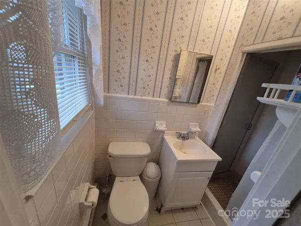 $215,000 | 866 Oak Street, Troy, NC 27371