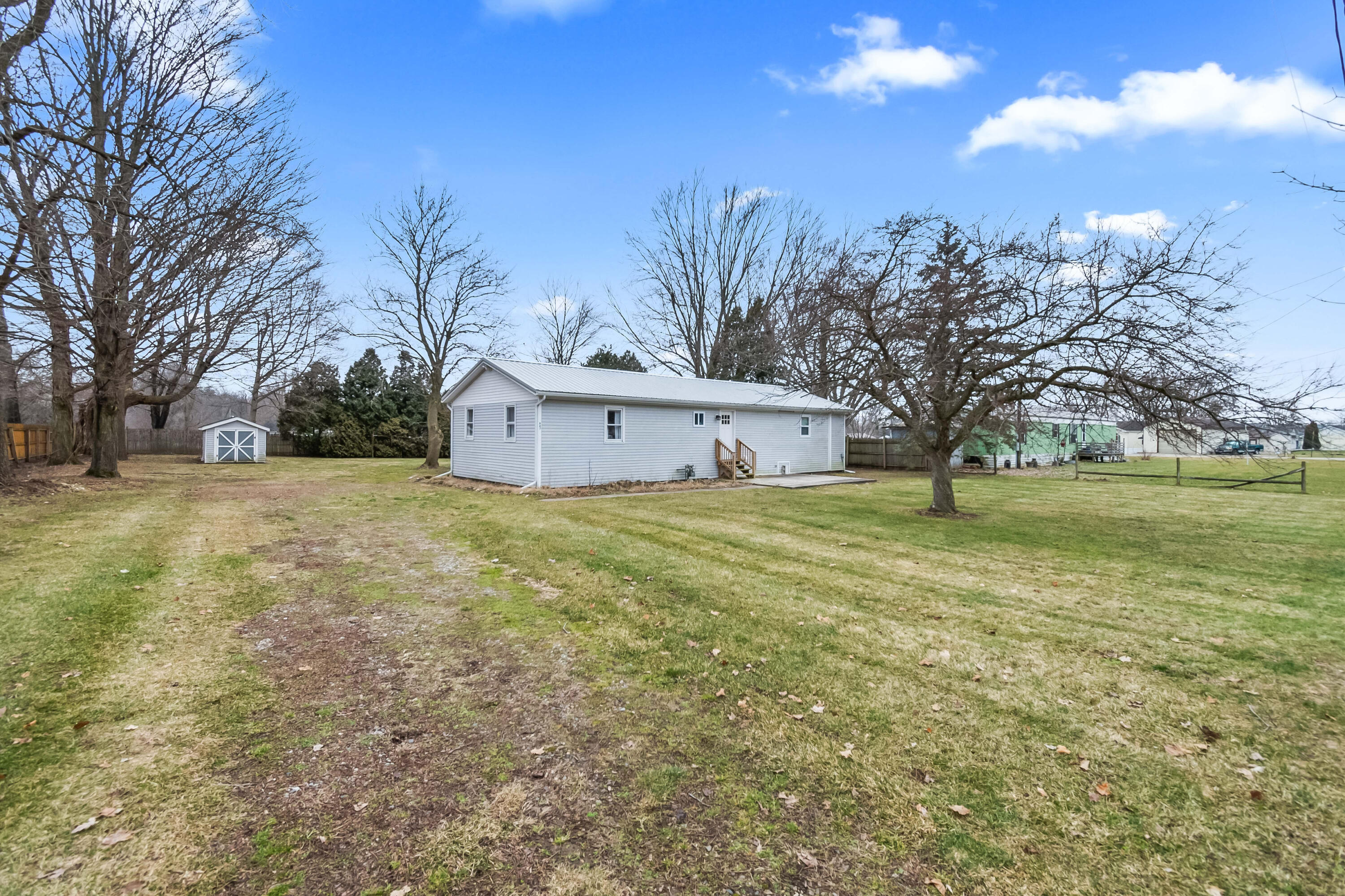 947 Lukesport Road Quincy, MI 49082 - Photo 5 of 36 5