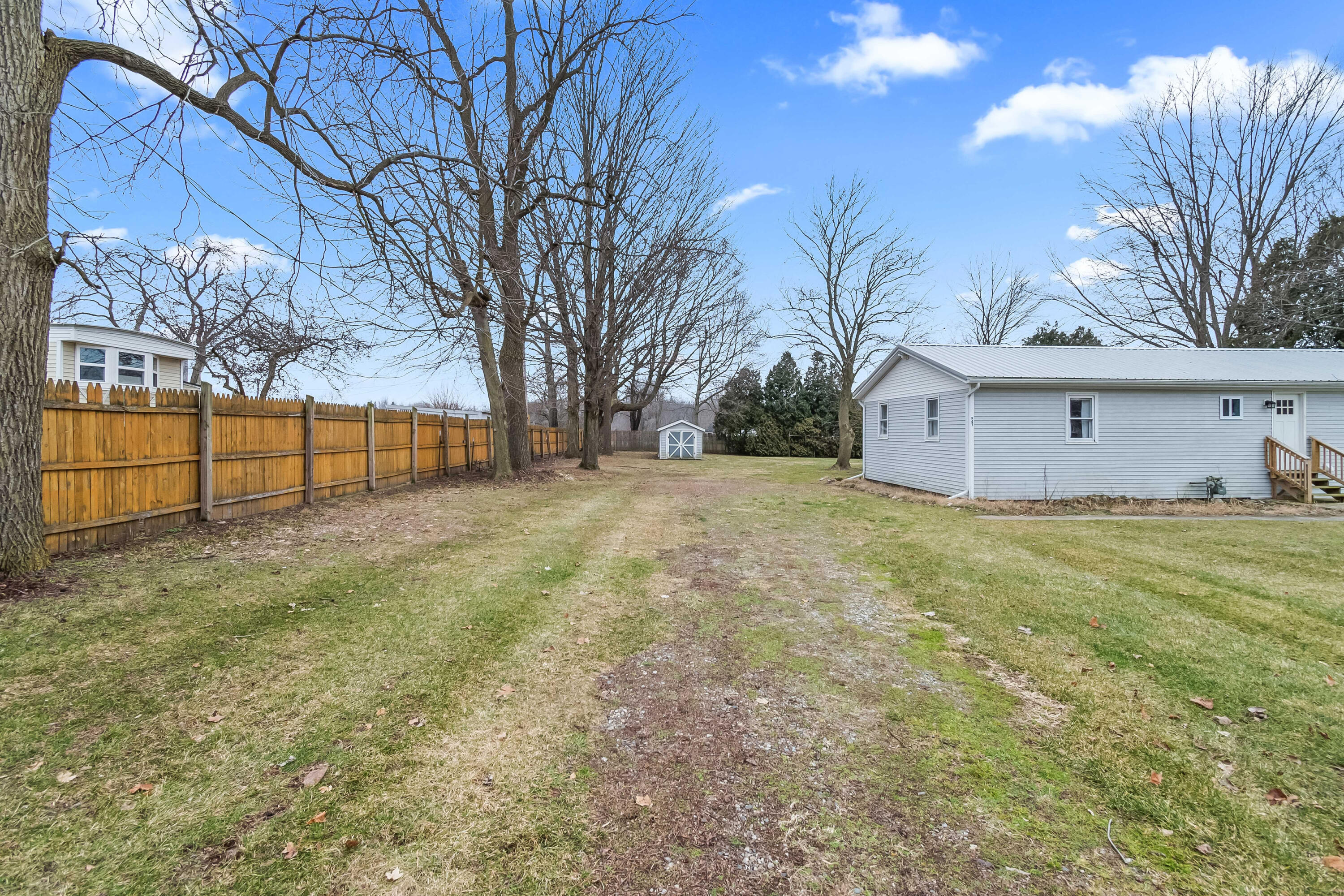 947 Lukesport Road Quincy, MI 49082 - Photo 6 of 36 6