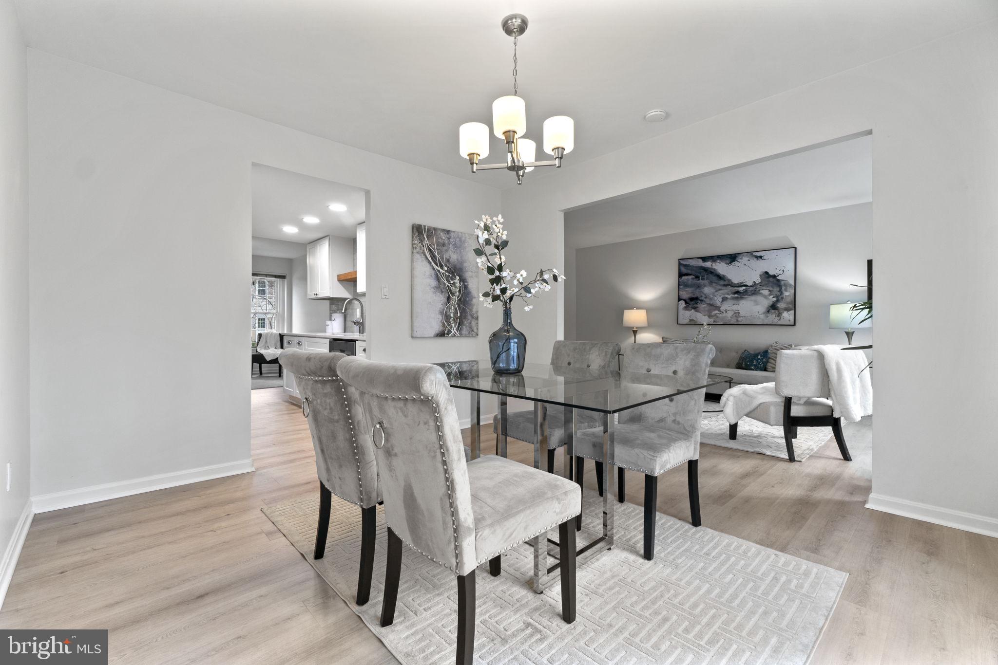 2190 Pond View Court Reston, VA 20191 - Photo 12 of 38 Dining Room