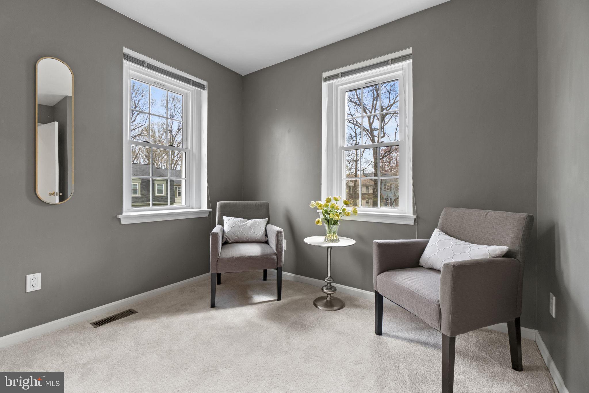 2190 Pond View Court Reston, VA 20191 - Photo 16 of 38 Family Room