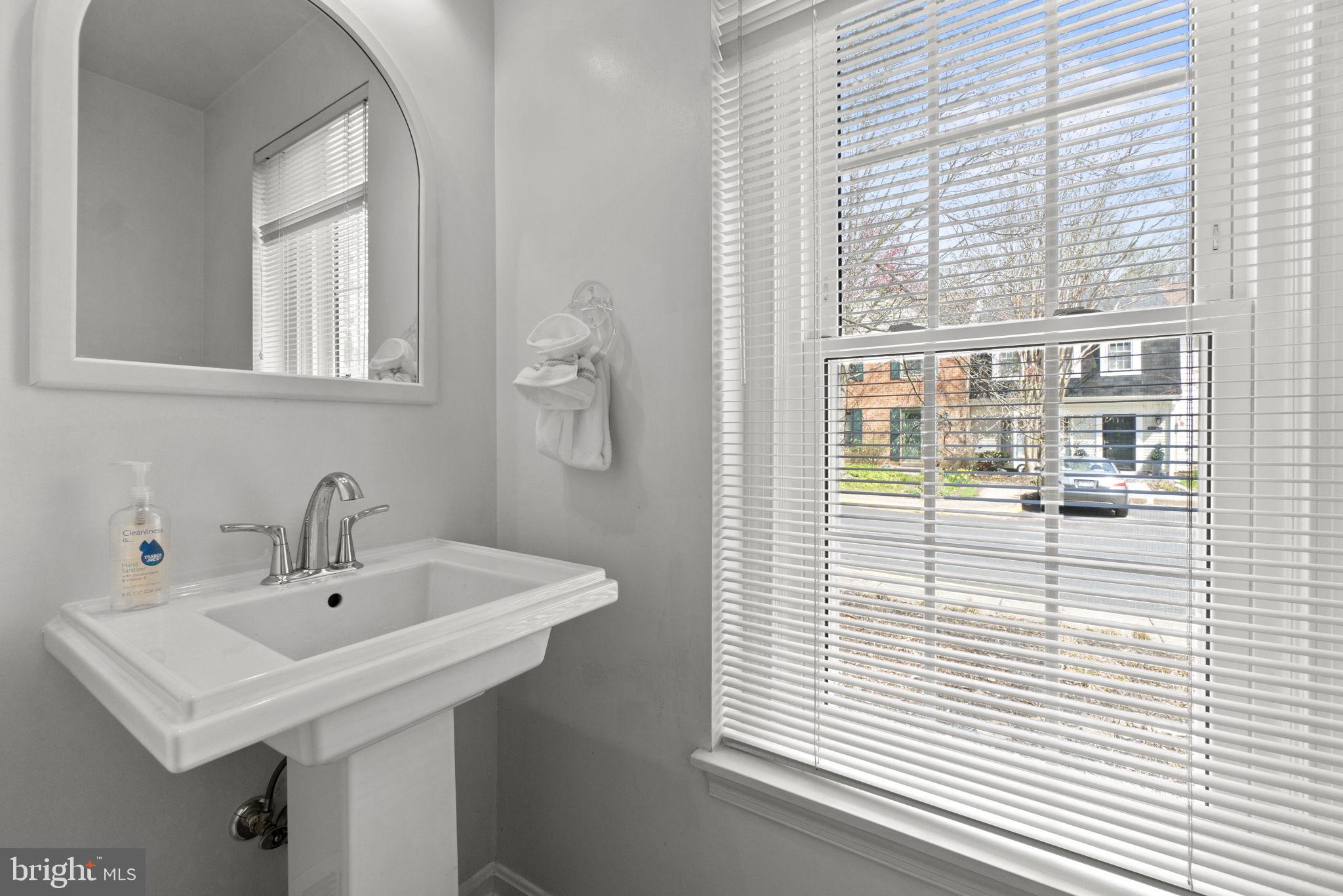 2190 Pond View Court Reston, VA 20191 - Photo 17 of 38 Half Bathroom
