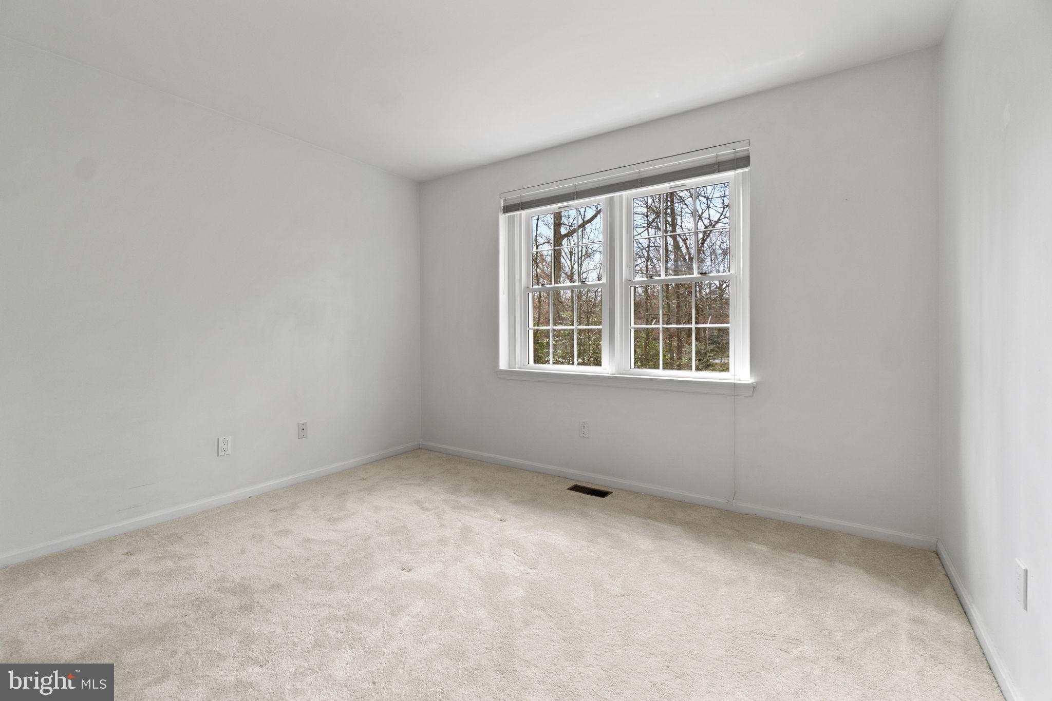 2190 Pond View Court Reston, VA 20191 - Photo 24 of 38 Bedroom