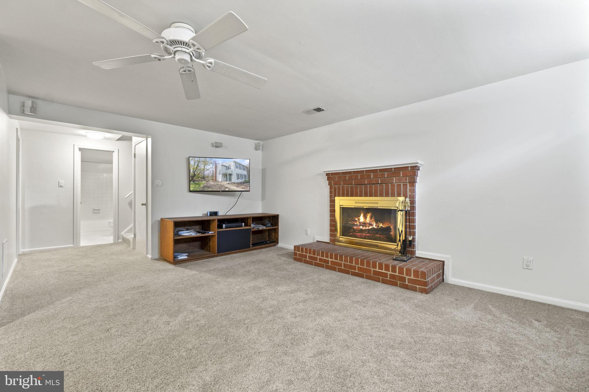2190 Pond View Court Reston, VA 20191 - Photo 30 of 38 Recreation Room
