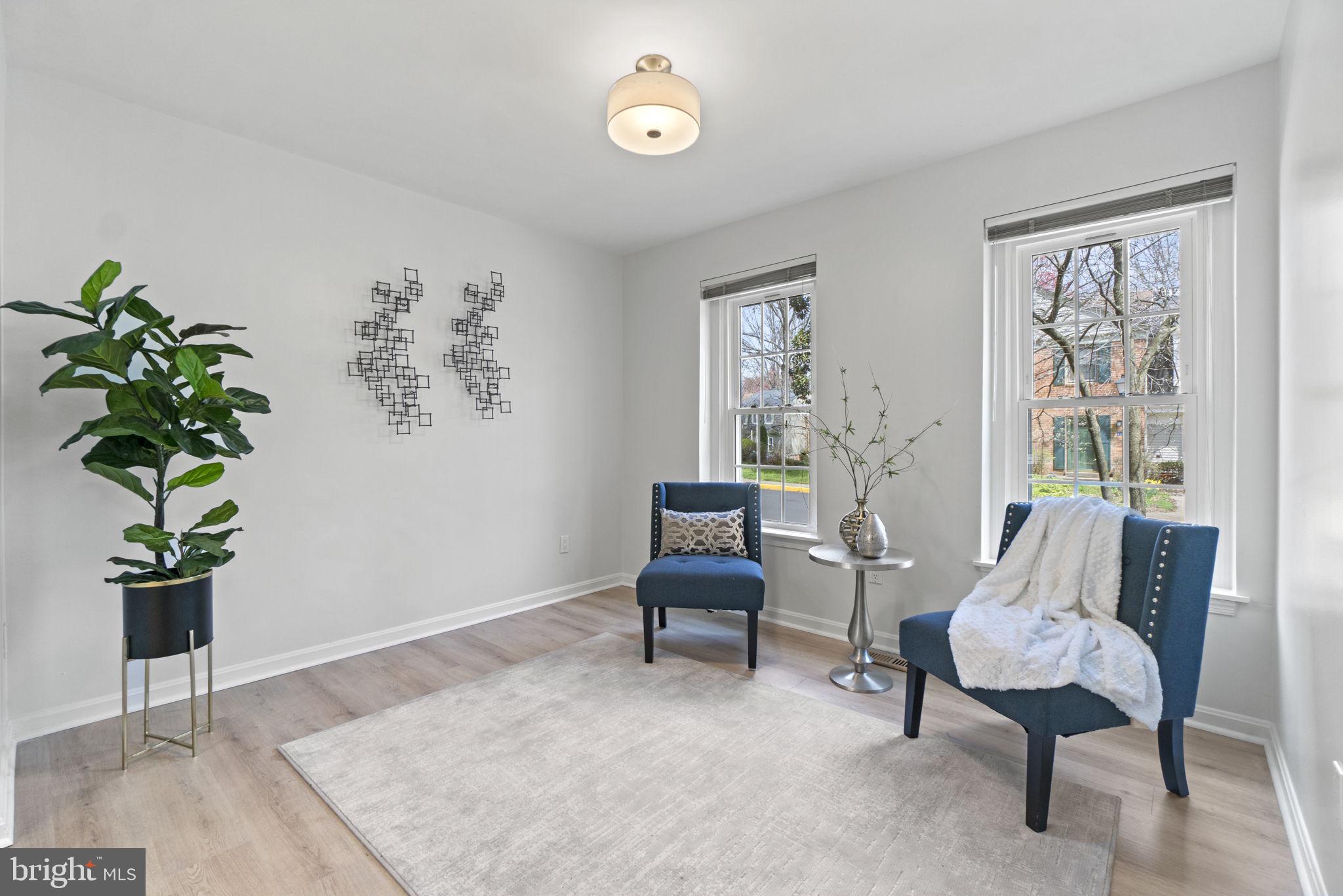 2190 Pond View Court Reston, VA 20191 - Photo 6 of 38 Living Room
