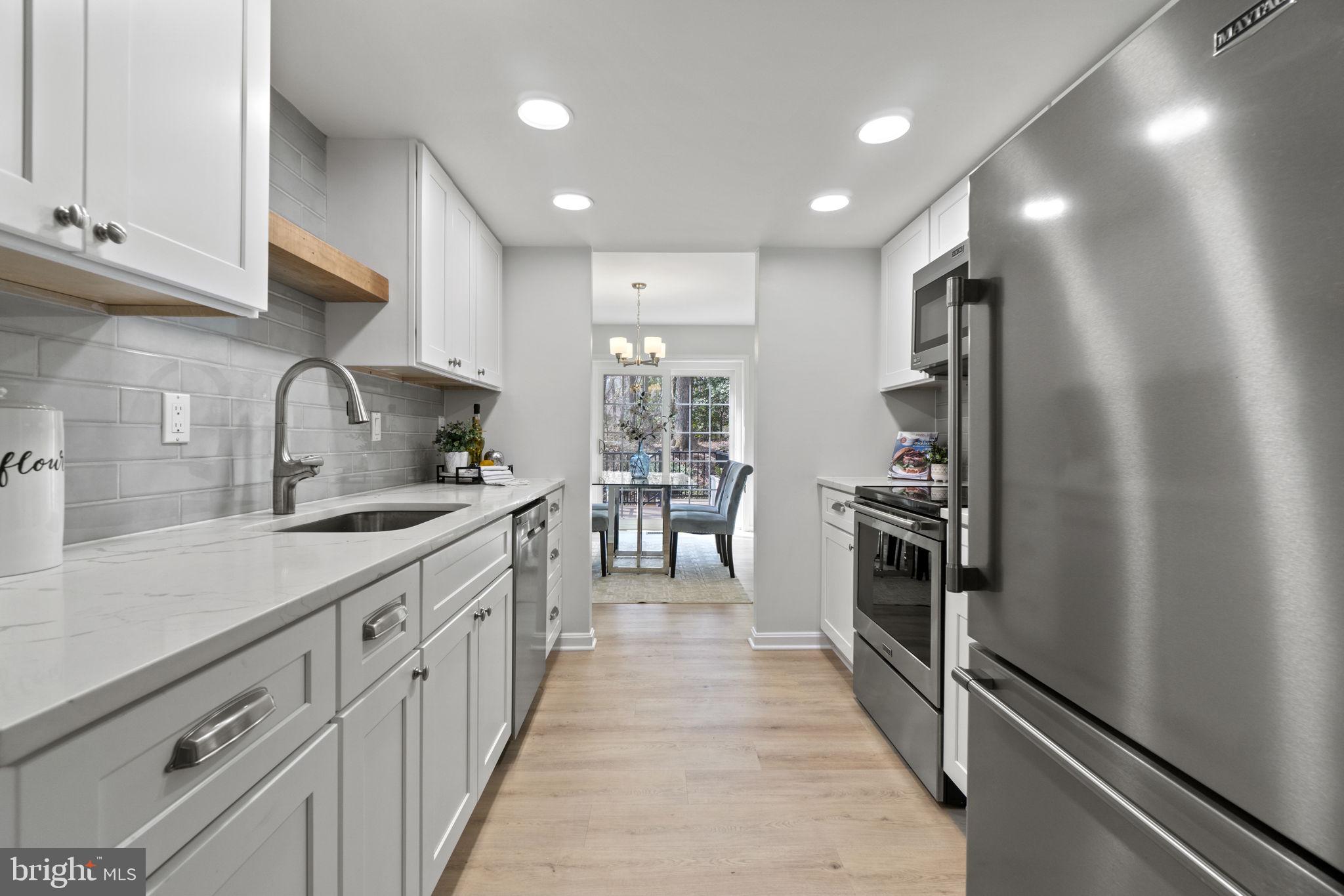 2190 Pond View Court Reston, VA 20191 - Photo 8 of 38 Kitchen