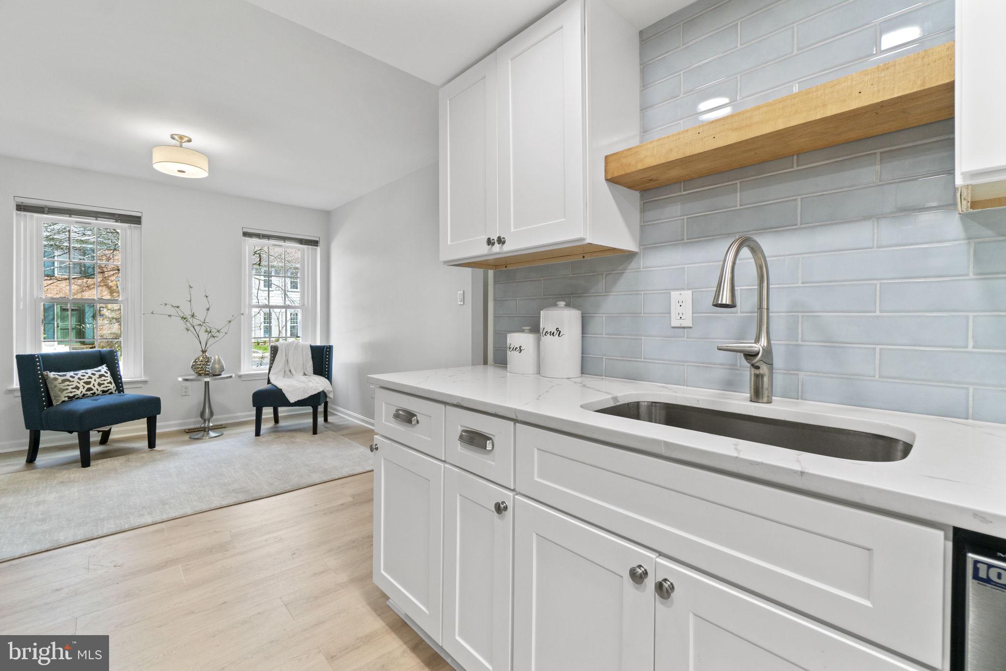 2190 Pond View Court Reston, VA 20191 - Photo 10 of 38 Kitchen