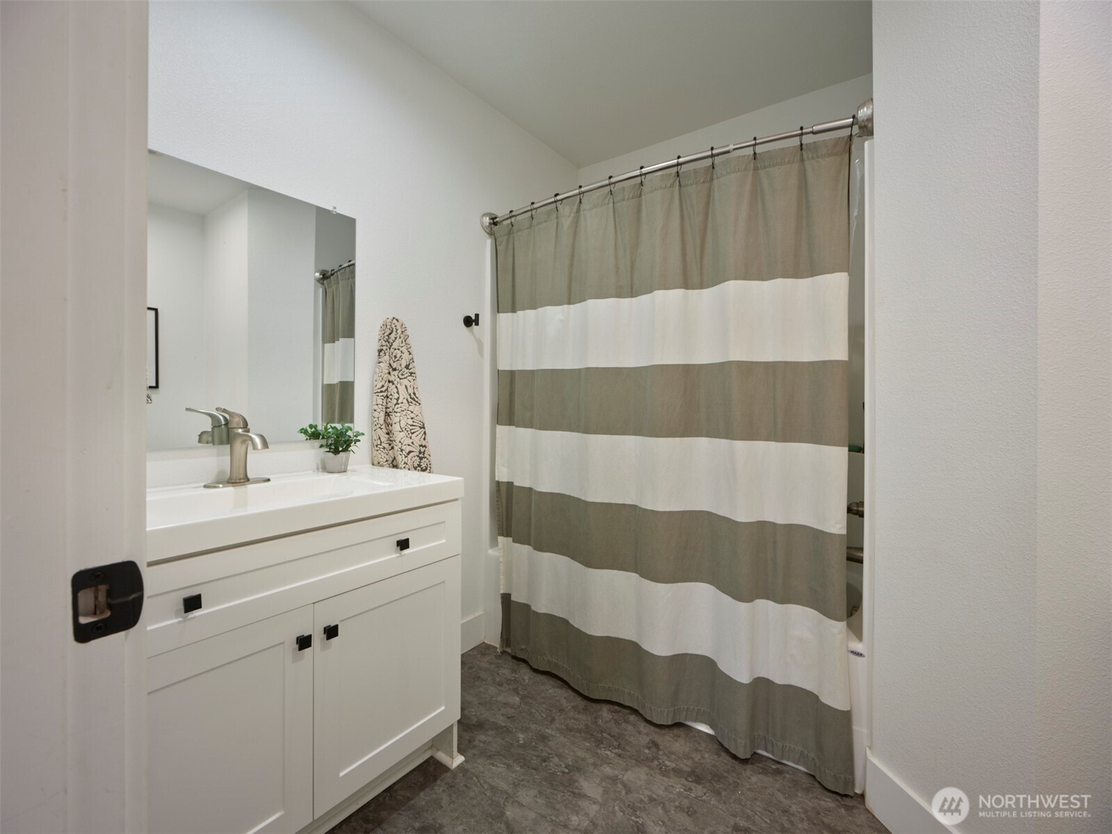 1015 Peach Road Winlock, WA 98596 - Photo 32 of 35