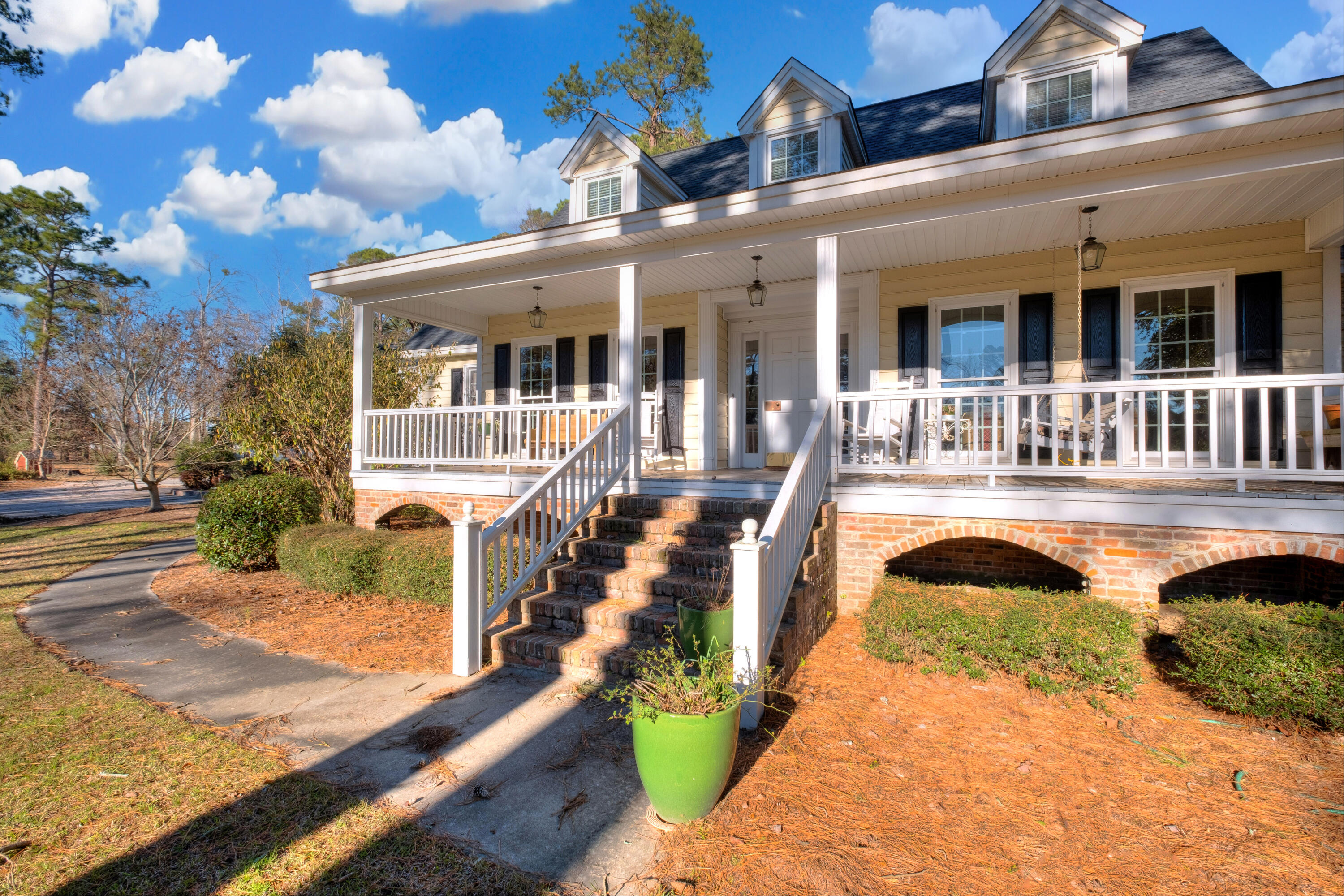 1562 Hickory Ridge Circle Manning, SC 29102 - Photo 2 of 56 04