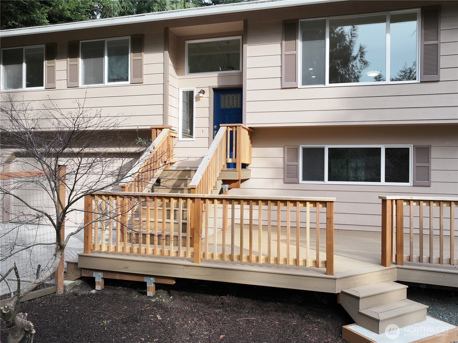 3636 Gamble Street Clinton, WA 98236 - Photo 3 of 40 Gallery Image 3