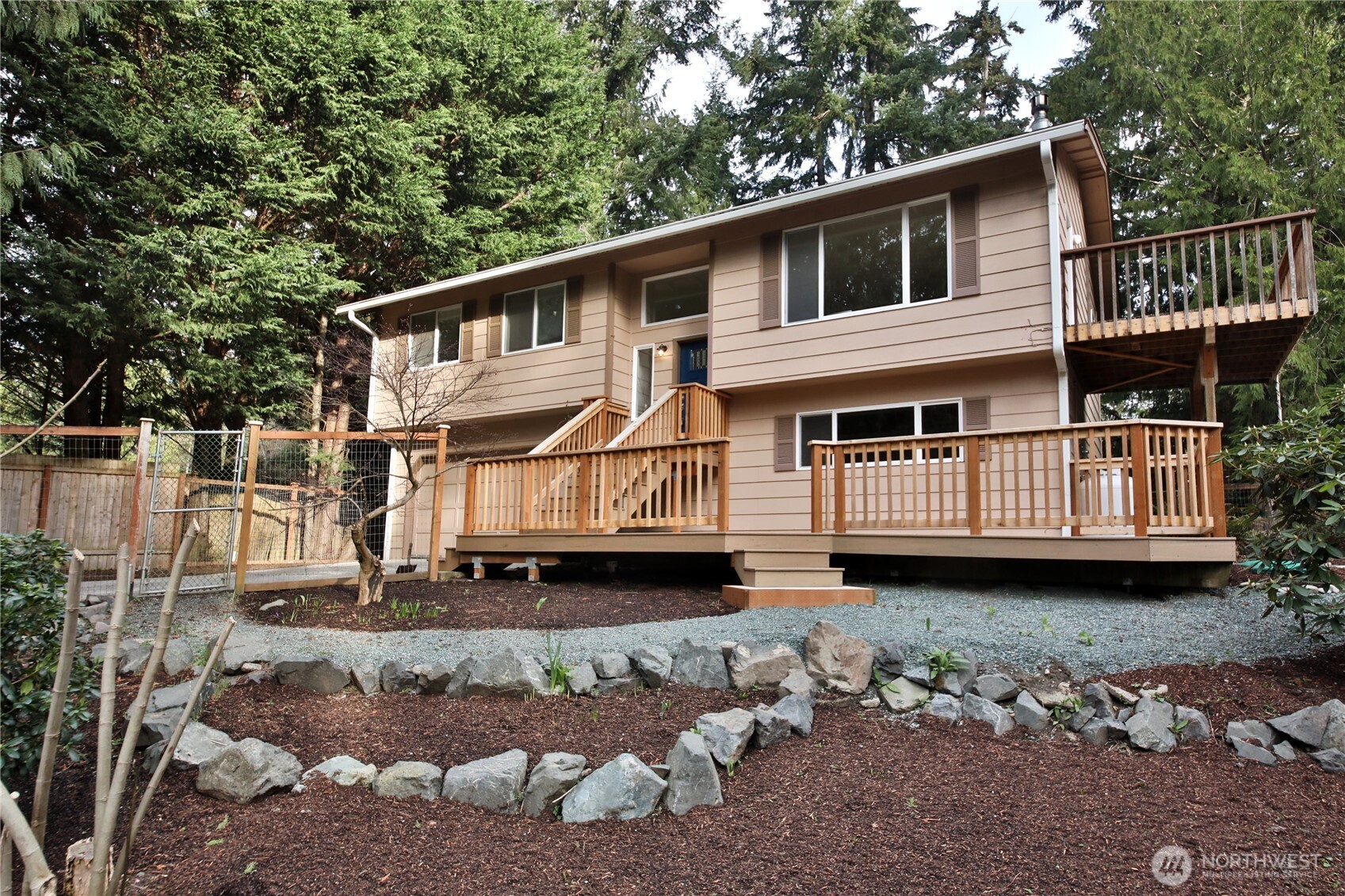 3636 Gamble Street Clinton, WA 98236 - Photo 4 of 40 Gallery Image 4
