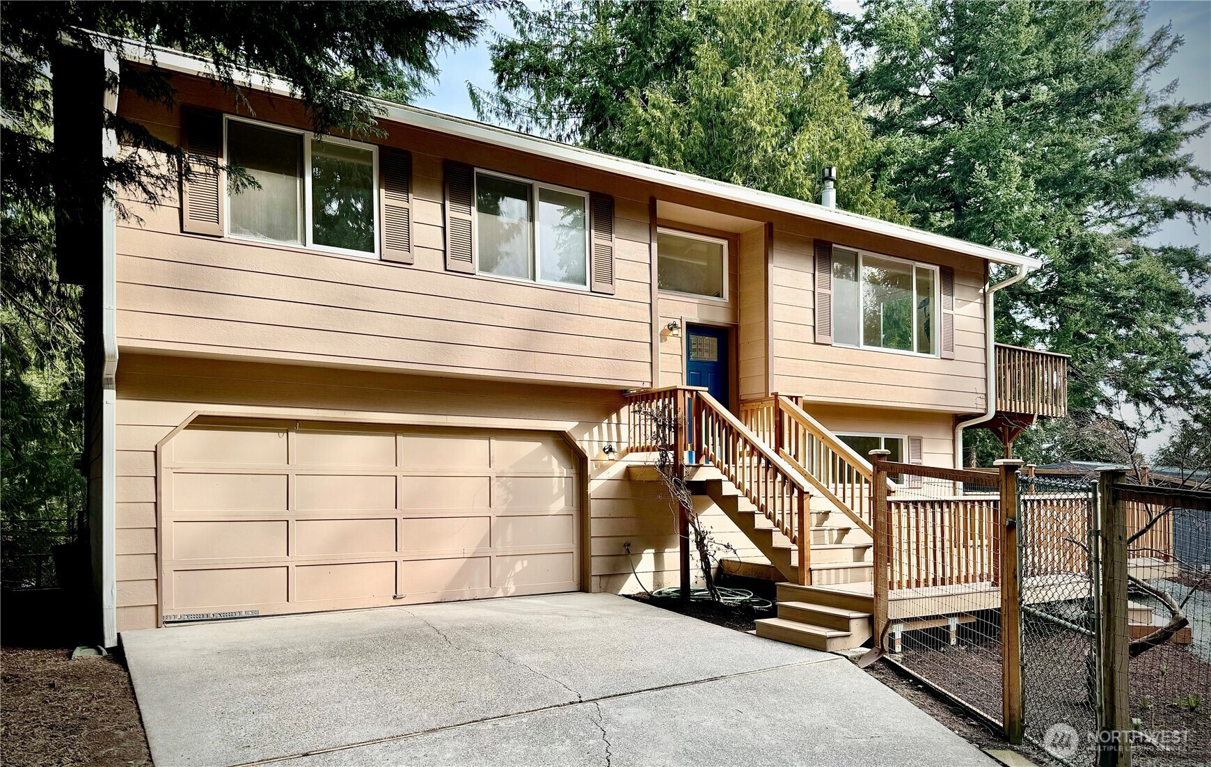3636 Gamble Street Clinton, WA 98236 - Photo 5 of 40 Gallery Image 5