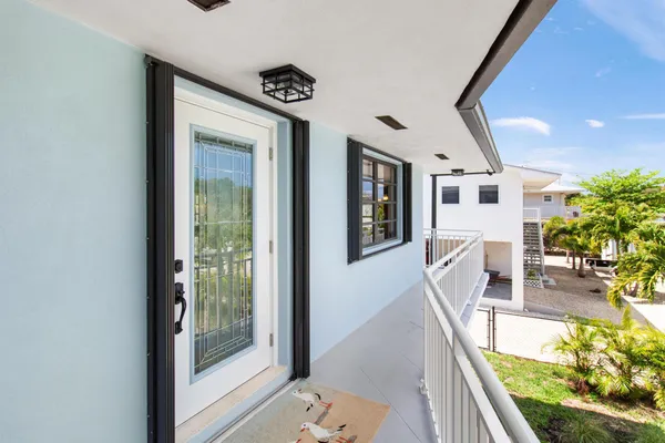$1,385,000 | 30830 Palm Drive, Big Pine Key, FL 33043