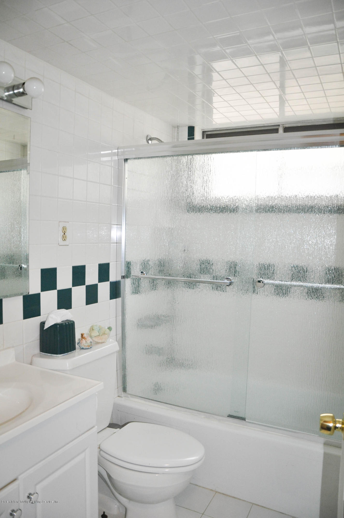 36 Woodrow Road Staten Island, NY 10312 - Photo 11 of 21 Full Bath - Hallway