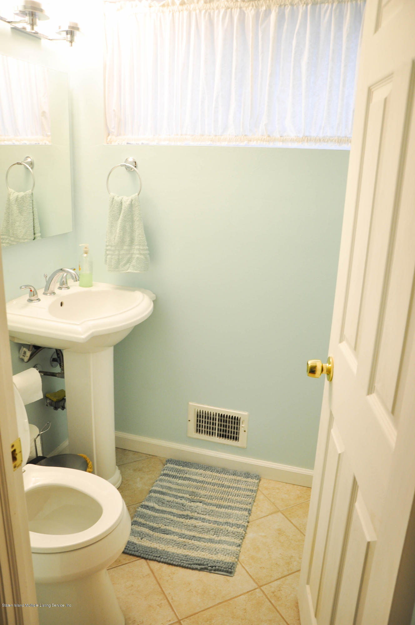 36 Woodrow Road Staten Island, NY 10312 - Photo 10 of 21 1/2 Bathroom 2nd level