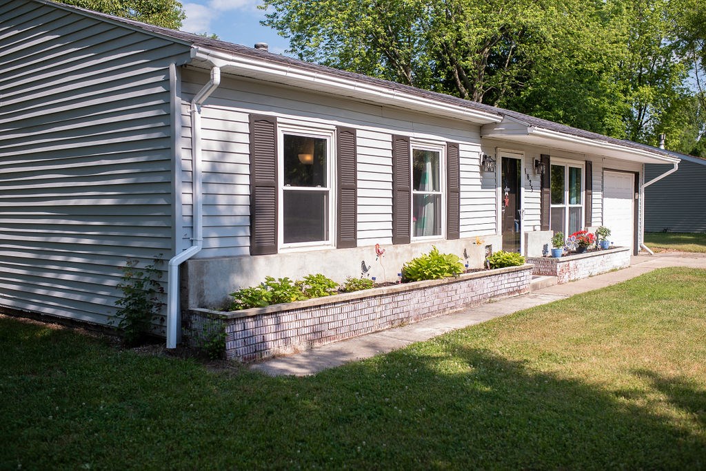 1825 Rieder Street Warsaw, IN 46580 - Photo 2 of 21 Gallery Image 2