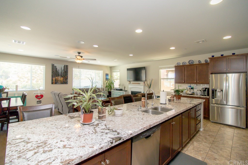 35251 Smith Avenue Beaumont, CA 92223 - Photo 11 of 33