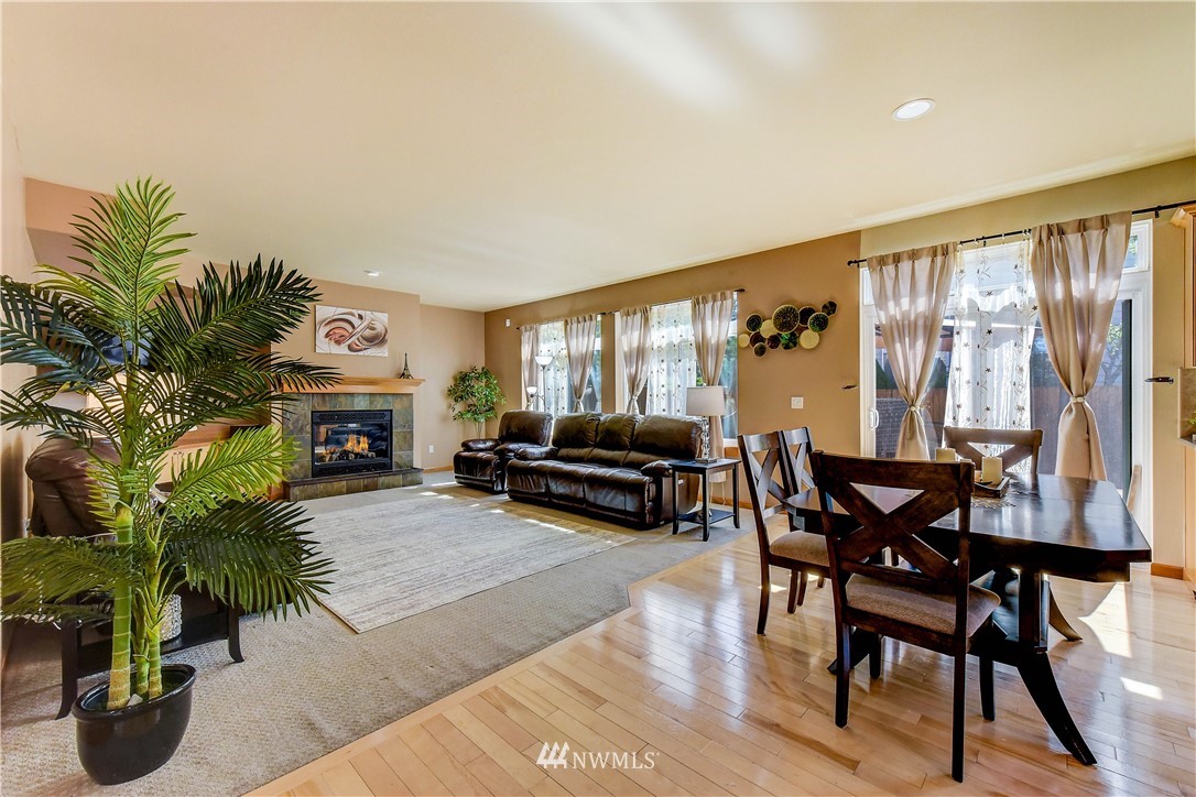 211 185th Place Southwest Bothell, WA 98012 - Photo 14 of 36