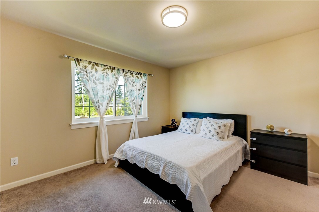 211 185th Place Southwest Bothell, WA 98012 - Photo 22 of 36