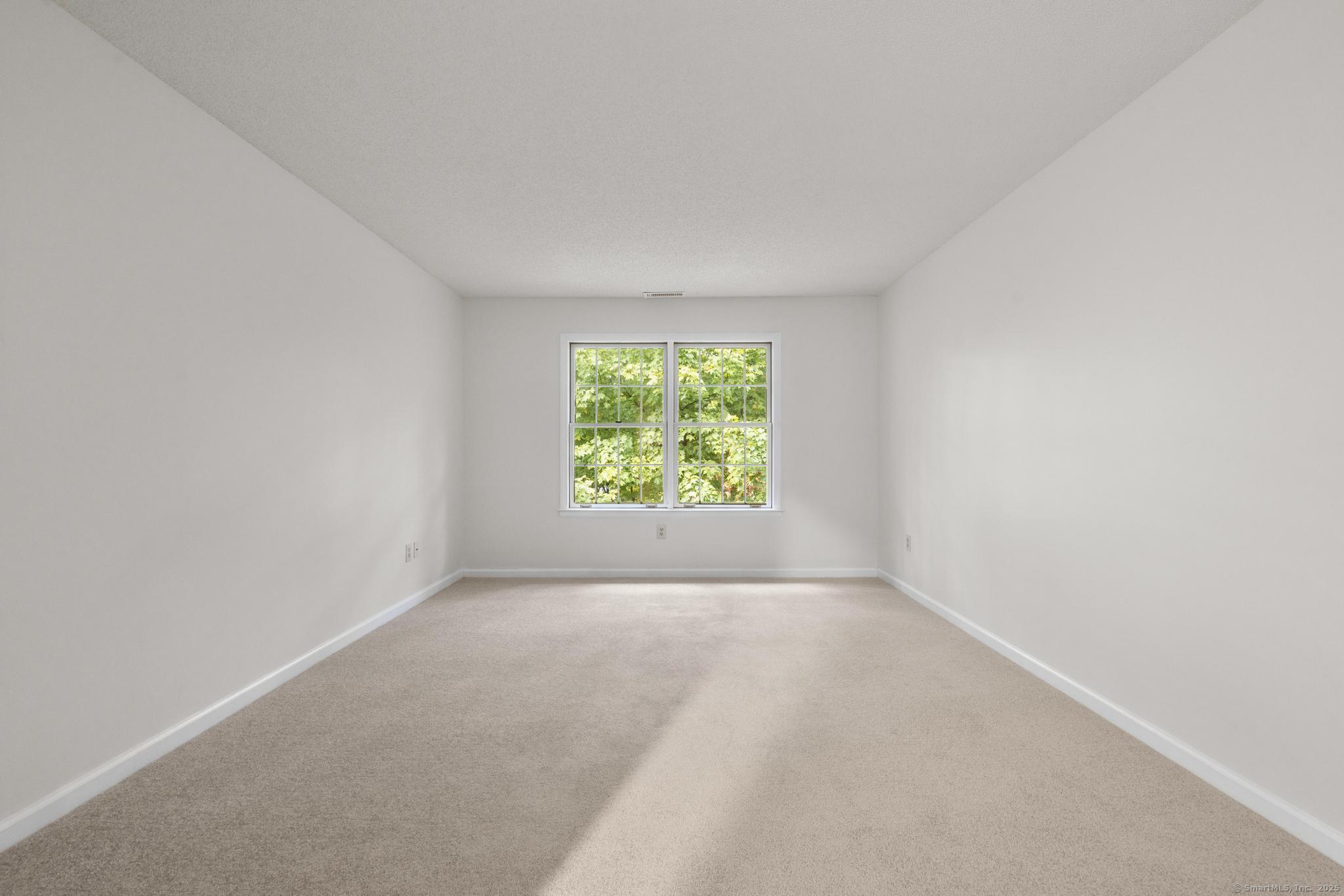 98 Crown Ridge, Unit 98 Newington, CT 06111 - Photo 18 of 37