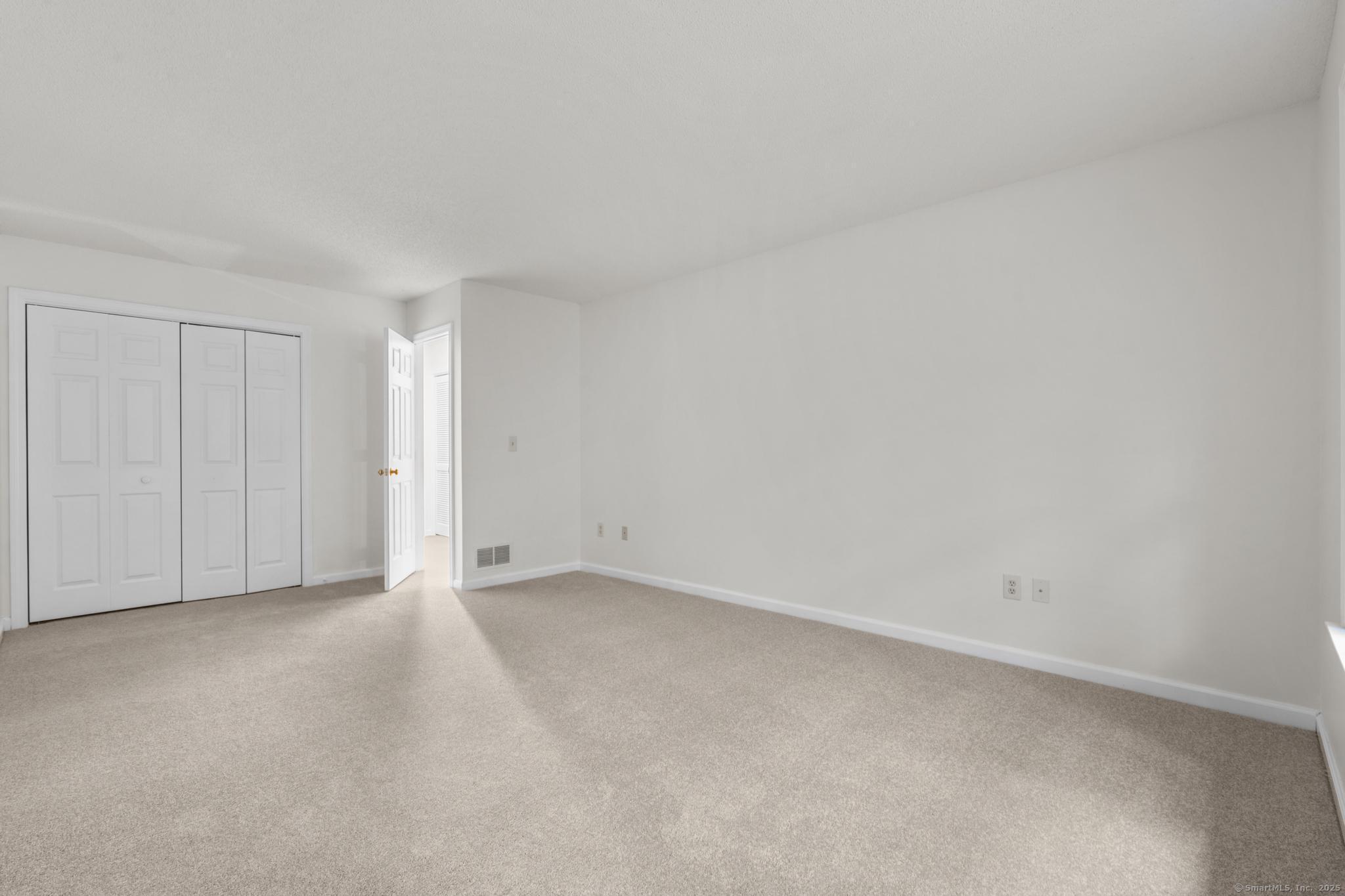 98 Crown Ridge, Unit 98 Newington, CT 06111 - Photo 19 of 37