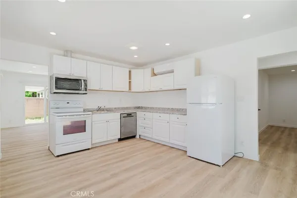 $3,900 | 13138 Corcoran Street, San Fernando, CA 91340