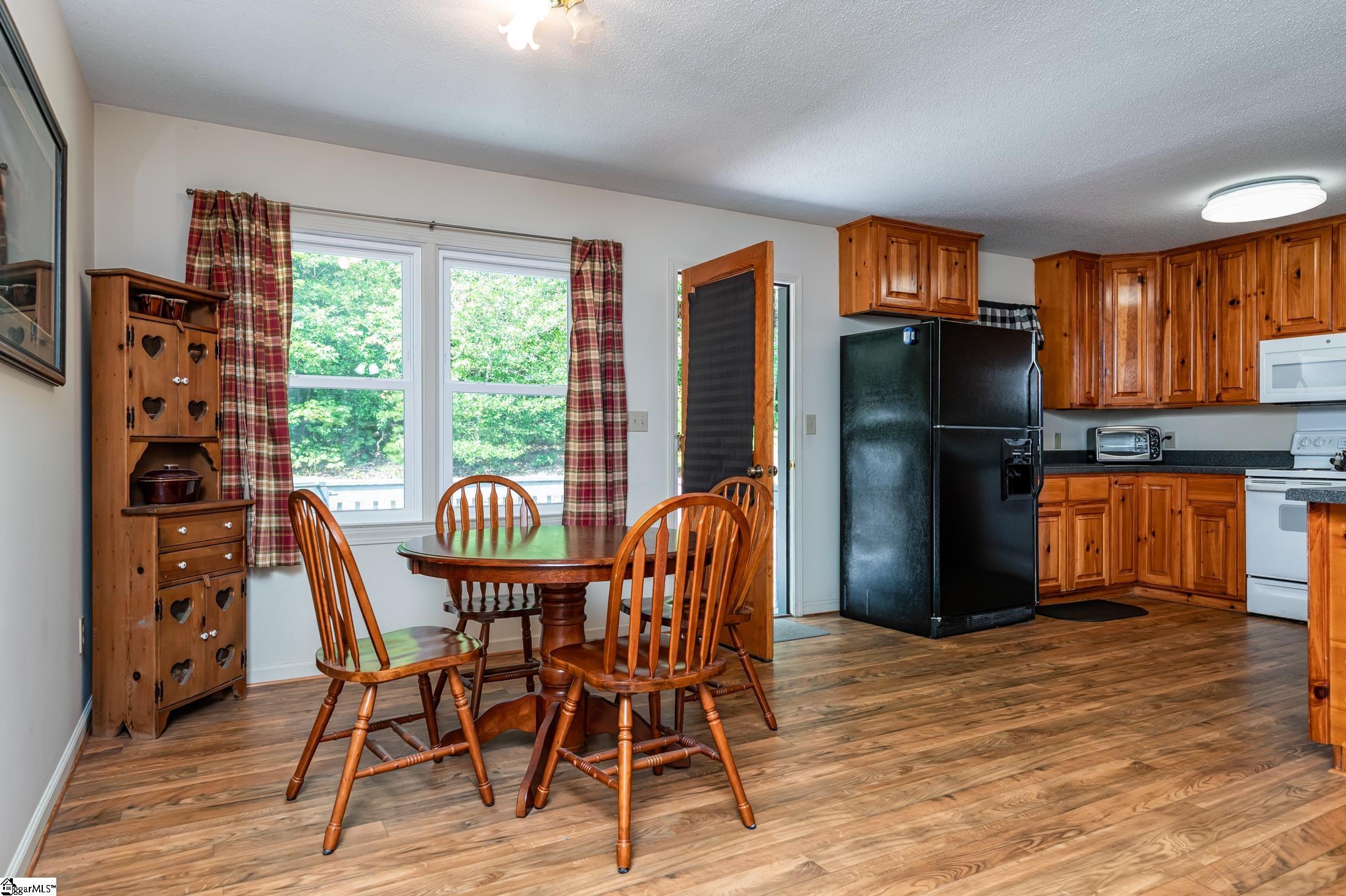 113 Taylor Way Sunset, SC 29685 - Photo 6 of 36 Gallery Image 6