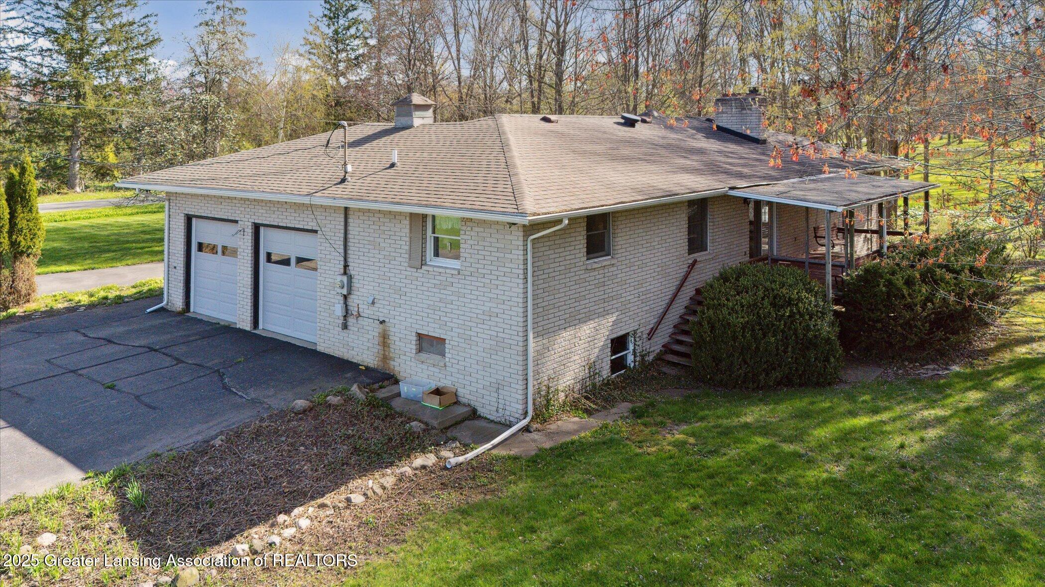 2815 Darling Road Mason, MI 48854 - Photo 6 of 43 04-2815-Darling-Rd-Mason-MI-48854-Window