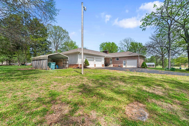 2300 Raspberry Lane Lebanon, TN 37087 - Photo 44 of 48 a front view of house with yard and green space