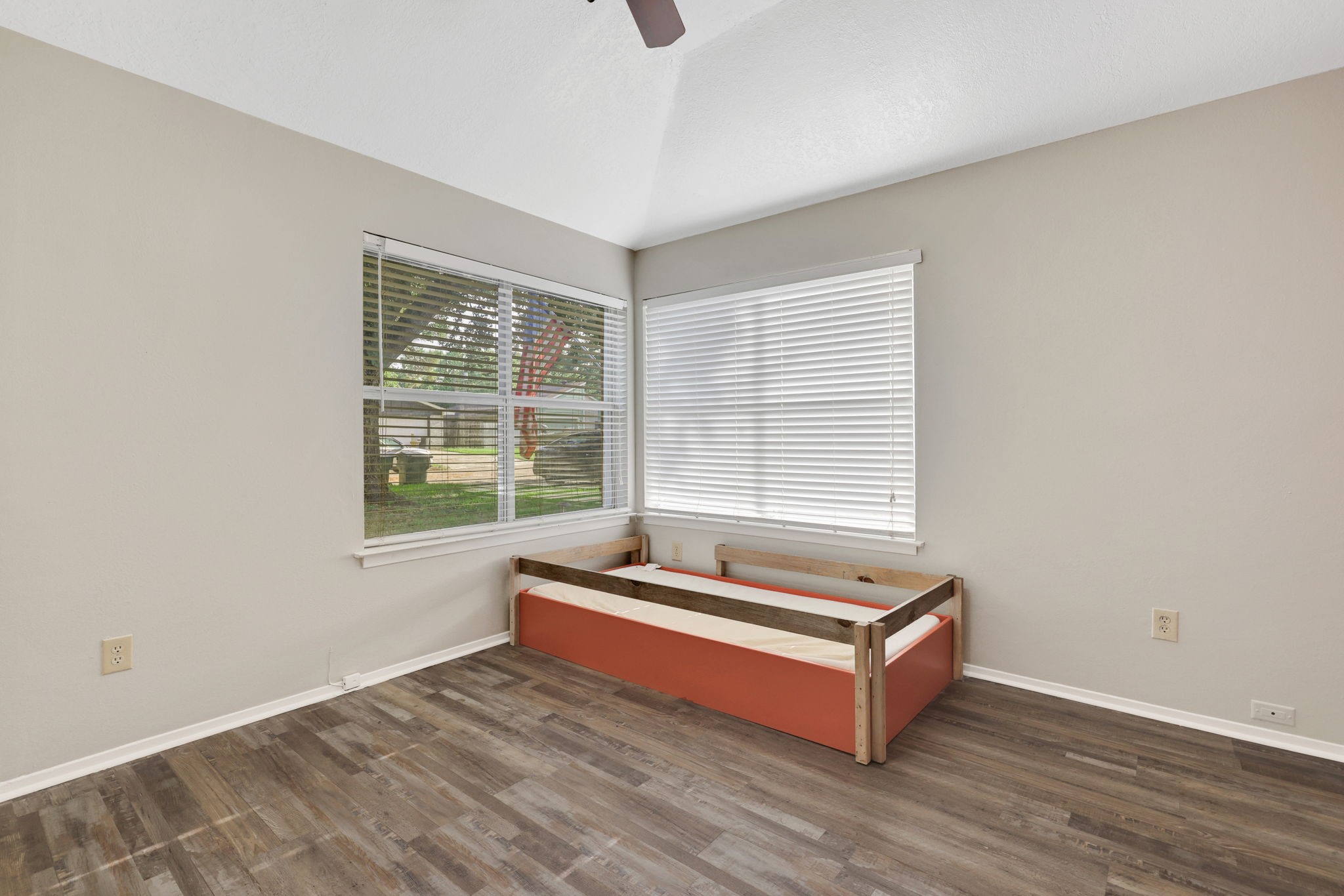 109 Jessica Street Liberty, TX 77575 - Photo 13 of 21 a room with a bed and window