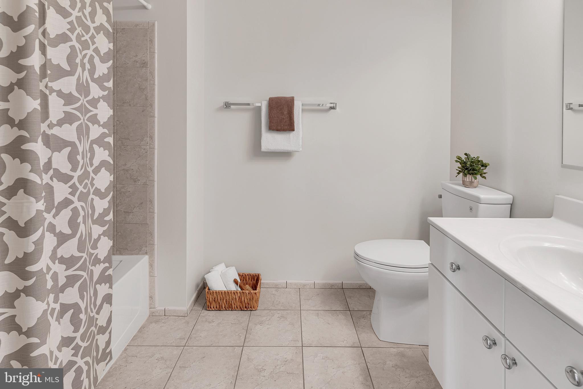 930 Wayne Avenue, Unit 405 Silver Spring, MD 20910 - Photo 23 of 33 Gallery Image 23