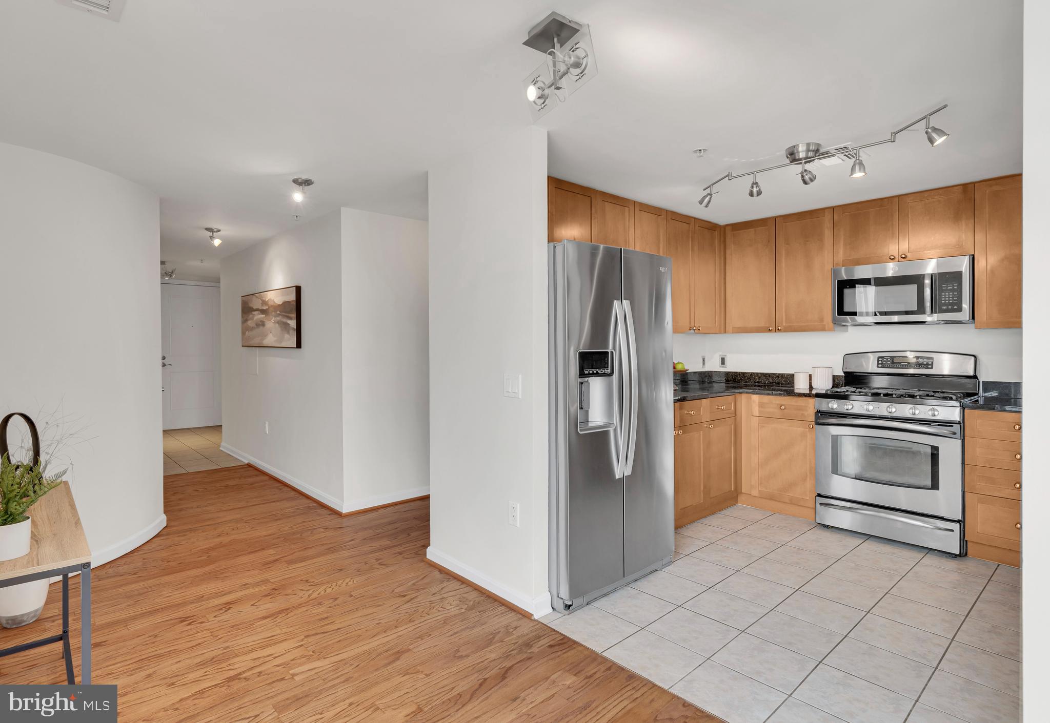 930 Wayne Avenue, Unit 405 Silver Spring, MD 20910 - Photo 7 of 33 Gallery Image 7