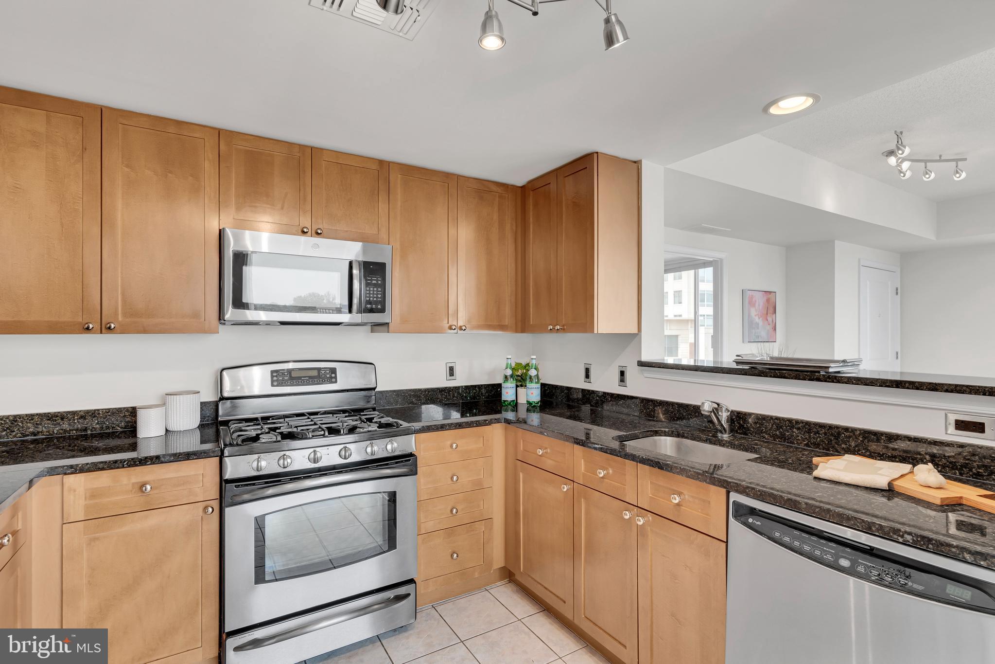 930 Wayne Avenue, Unit 405 Silver Spring, MD 20910 - Photo 8 of 33 Gallery Image 8
