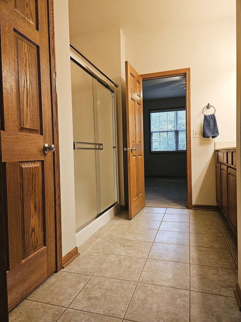 1670 Overlook Drive Dixon, IL 61021 - Photo 15 of 36 a view of entryway with a bathtub