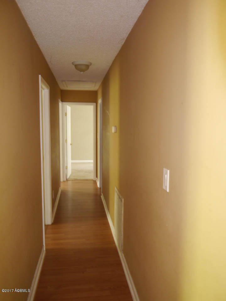 5611 Bees Creek Road Ridgeland, SC 29936 - Photo 5 of 12 HALLWAY