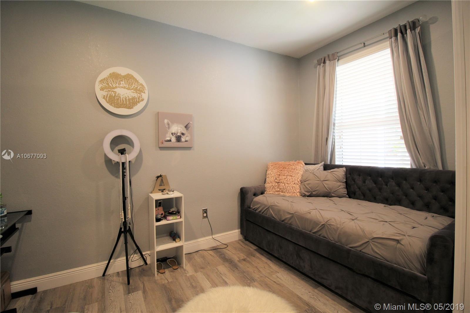 2658 Southwest 118 Road Miramar, FL 33025 - Photo 4 of 38 Gallery Image 4