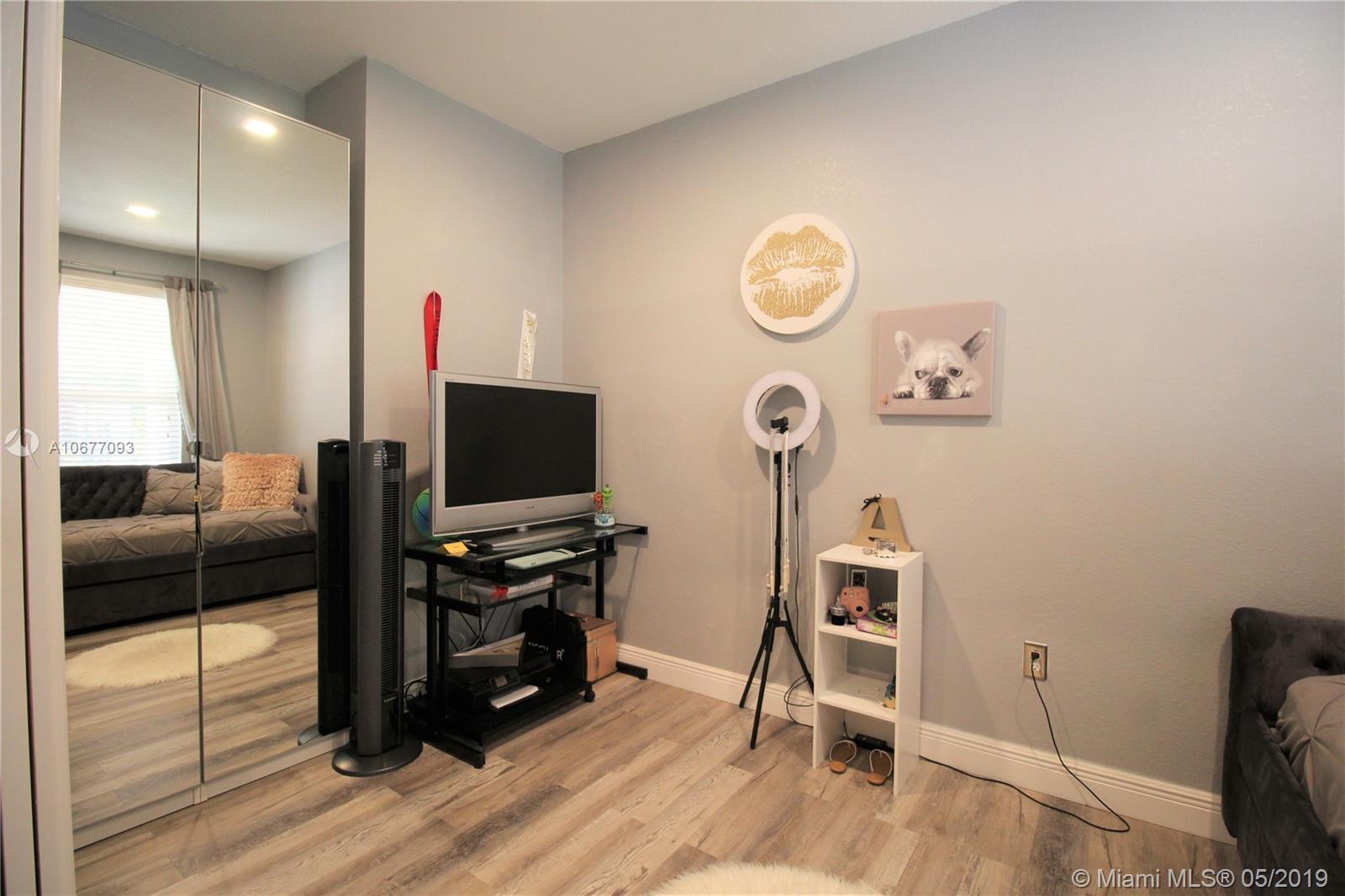2658 Southwest 118 Road Miramar, FL 33025 - Photo 5 of 38 Gallery Image 5