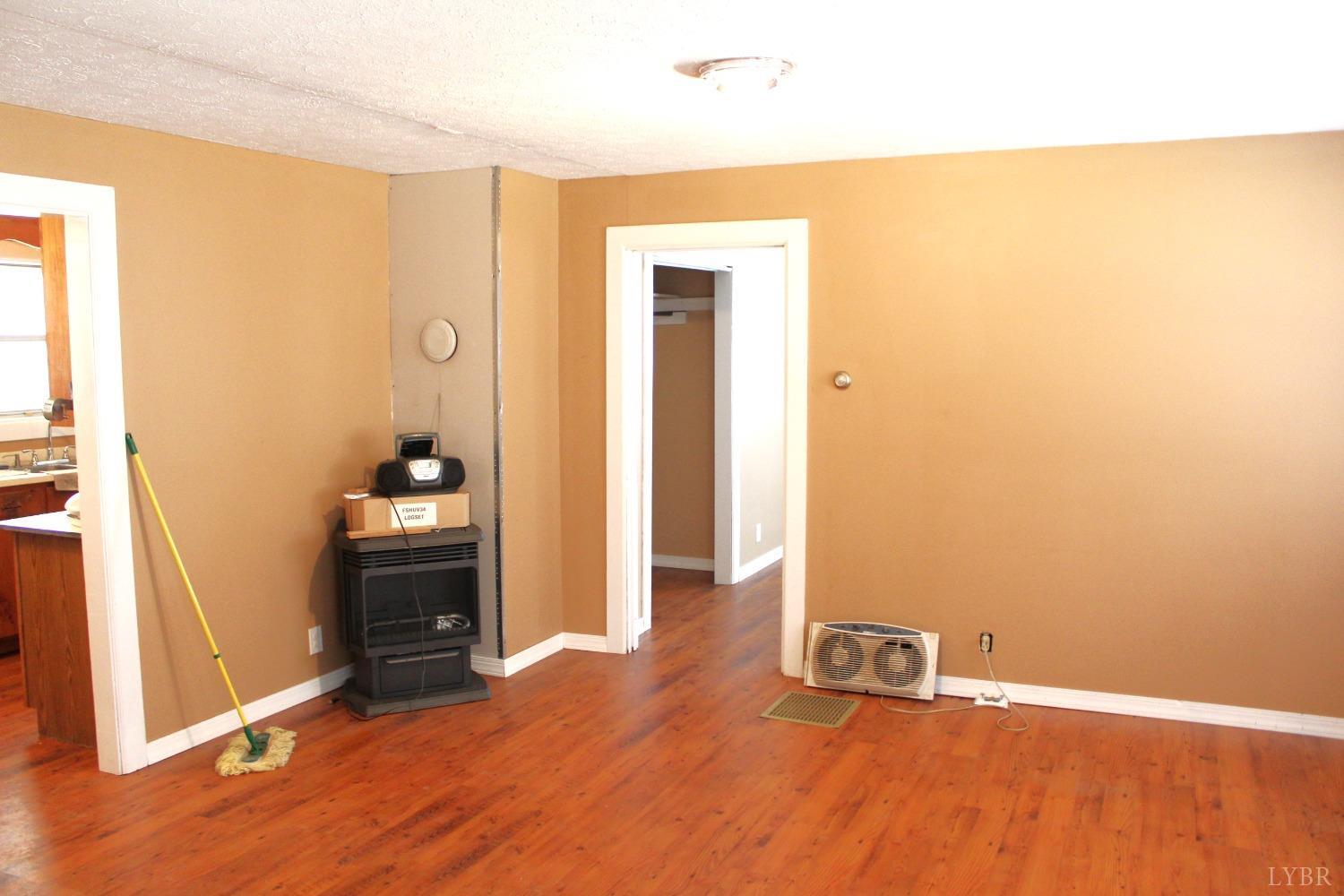 116 Wiggins Spring Road Vesuvius, VA 24483 - Photo 5 of 28 Gallery Image 5