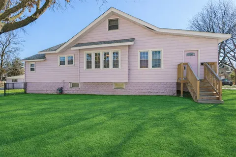 $325,000 | 139 North Grant Street, Westmont, IL 60559