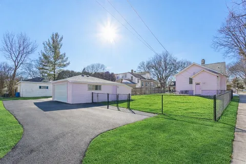 $325,000 | 139 North Grant Street, Westmont, IL 60559