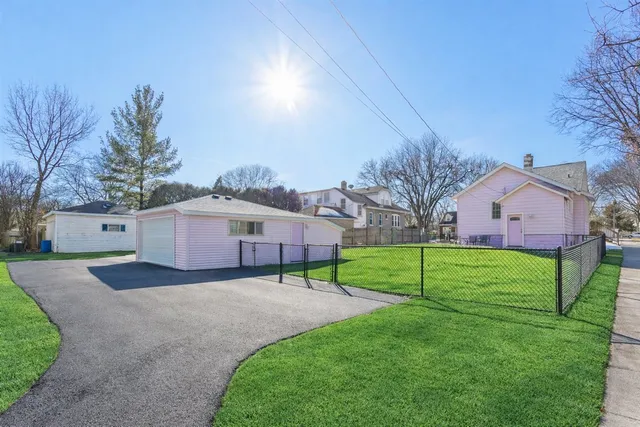 $325,000 | 139 North Grant Street, Westmont, IL 60559