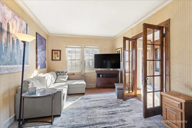 $325,000 | 139 North Grant Street, Westmont, IL 60559