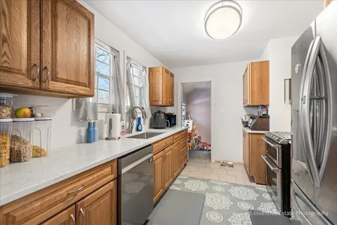 $325,000 | 139 North Grant Street, Westmont, IL 60559