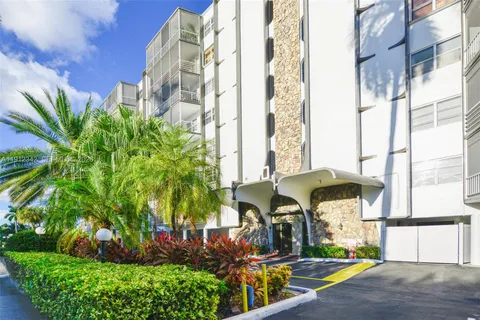 $335,000 | 400 Diplomat Parkway, Unit 704, Hallandale Beach, FL 33009