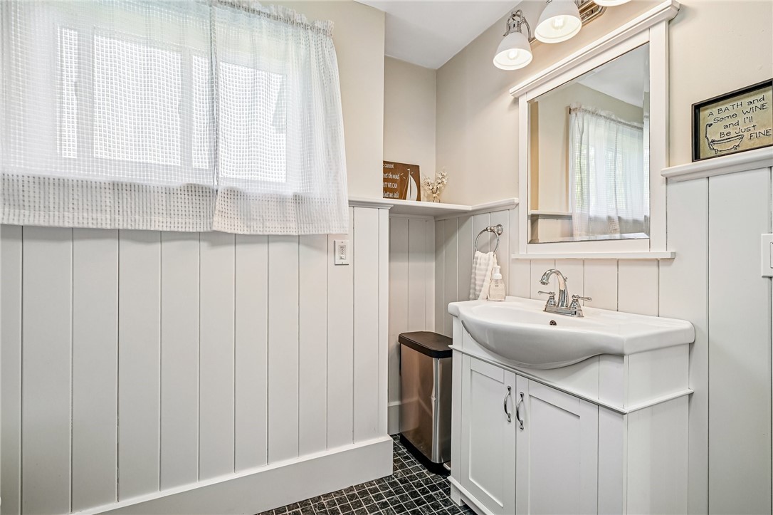 40 Sylvia Road Tiverton, RI 02878 - Photo 15 of 50