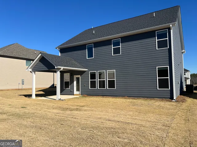 a view of a house with a outdoor space