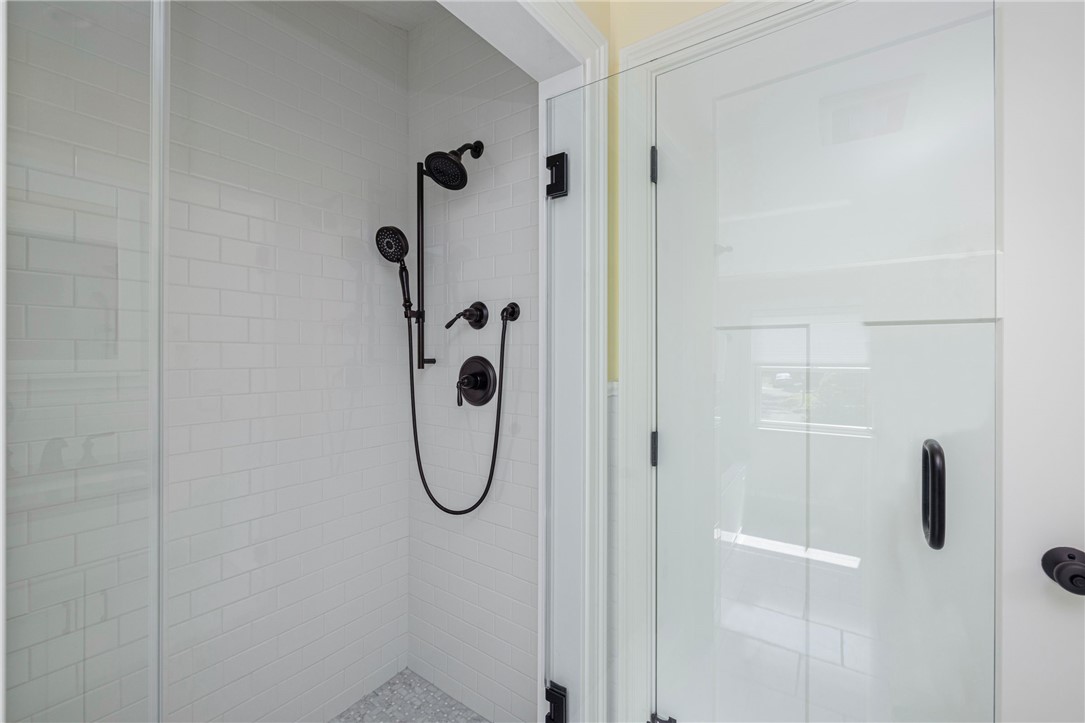 3 Oak Street Middletown, RI 02842 - Photo 39 of 50 Separate shower and tub.